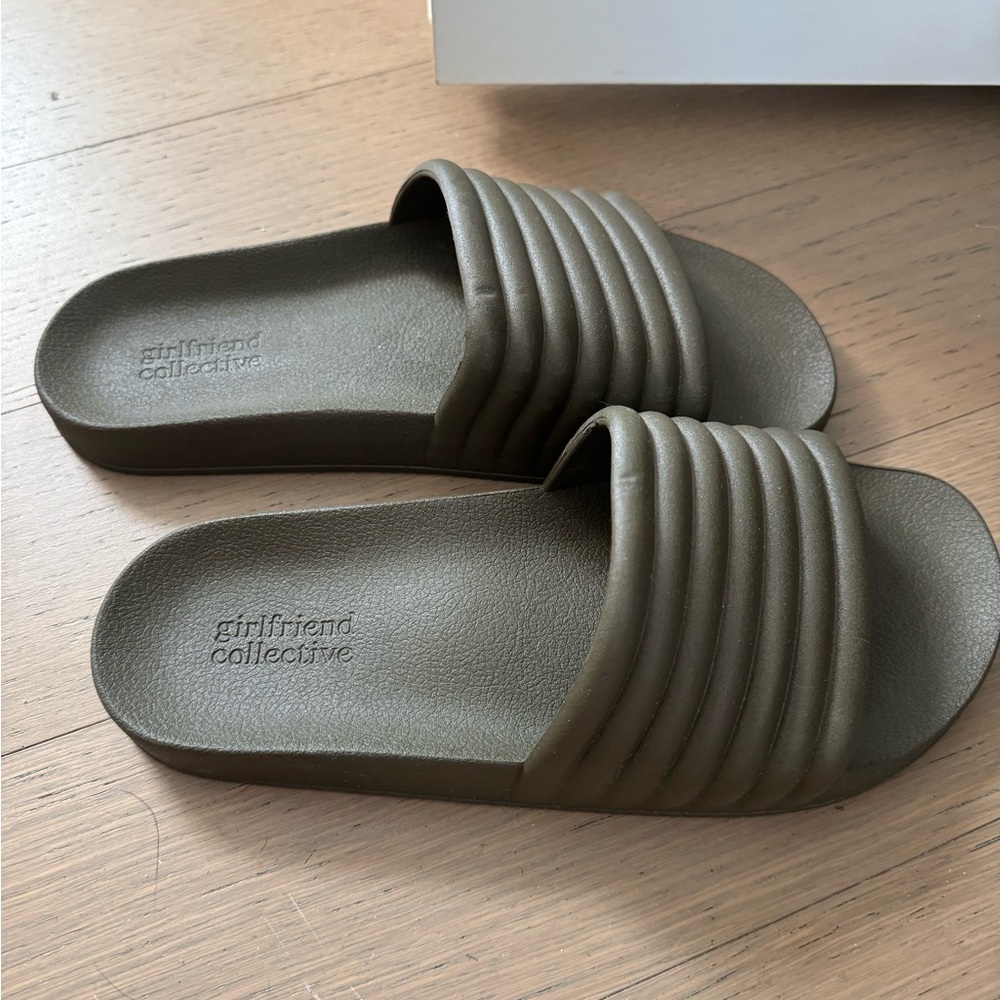 Girlfriend Collective Green ReSlides | size 10